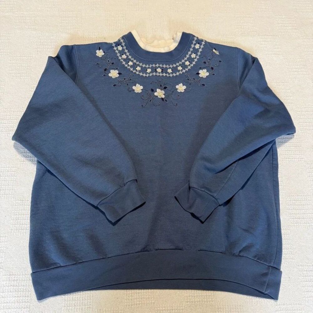 BonWorth Vintage Floral Embroidery Sweatshirt